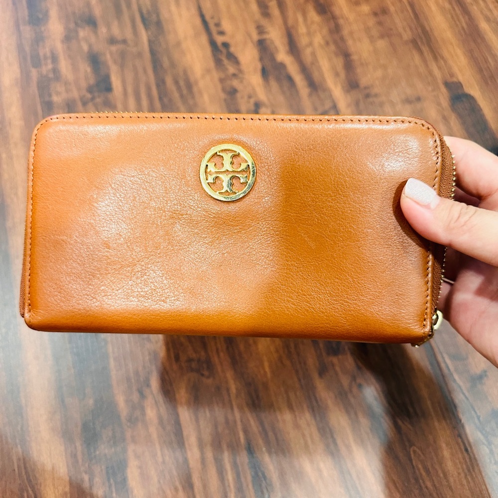 Tory Burch Brown Leather Wallet